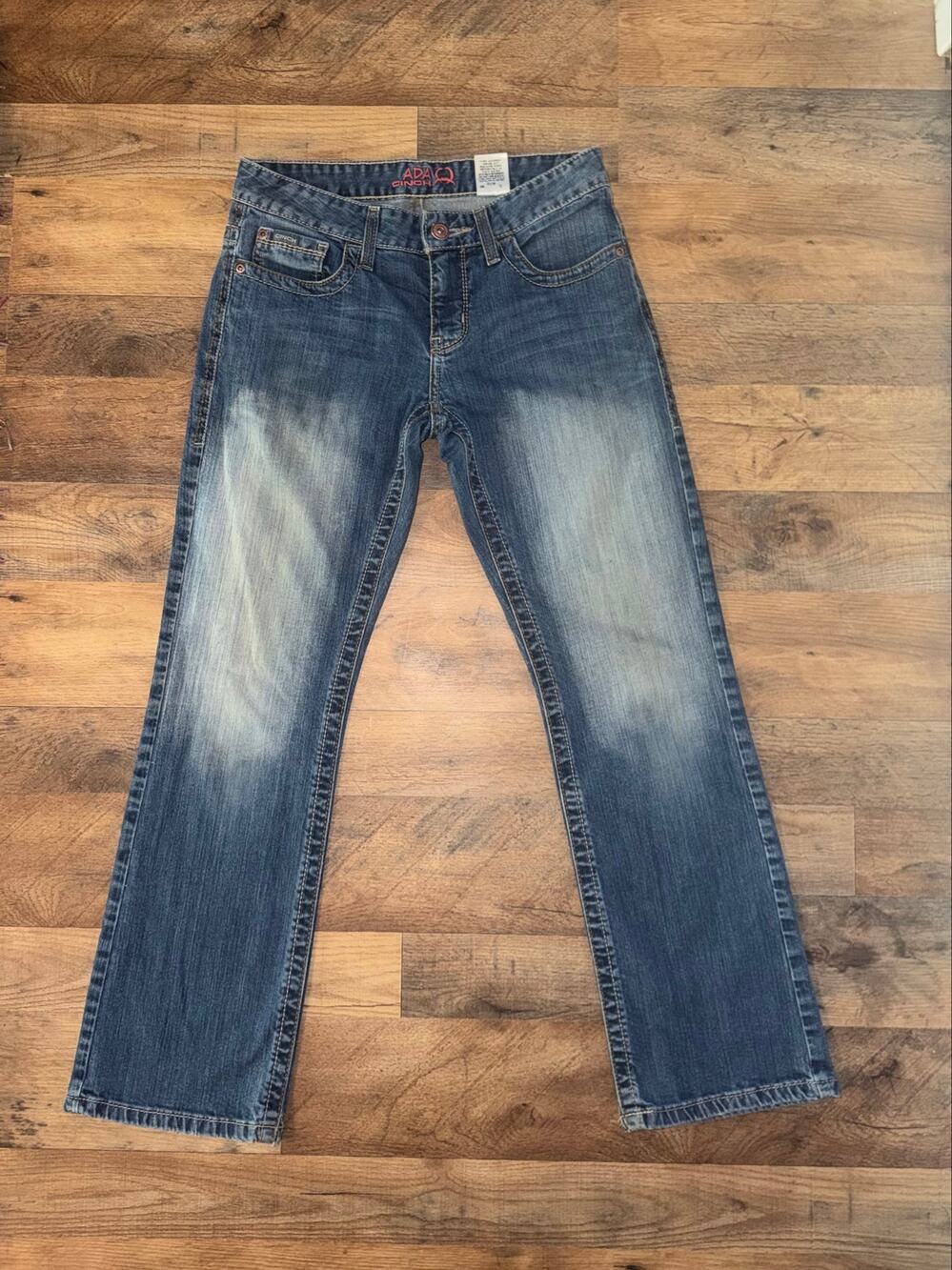 Cinch ADA women’s relaxed blue jeans
